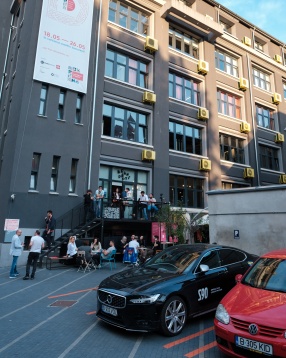 Volvo, official car & content provider CQDF