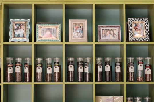 Cum să te îndrăgostești de cafea și de fapte bune la Sheida Coffee & Stories 