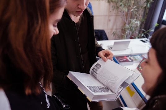 Mezanin Market se redeschide pe 14-15 septembrie la Palatul Universul