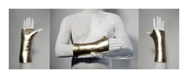 Lucrarea The Artist's Golden Hand, semnată de Mihai Zgondoiu, prezentă la DIPLOMA 2019