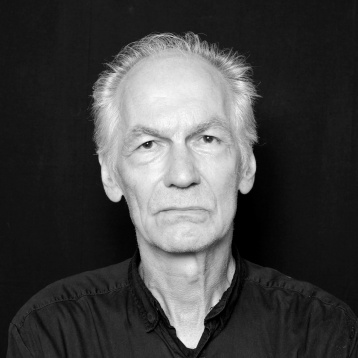 UNArte și UniCredit Bank fac accesibilă studenților la design și artă o bibliotecă de specialitate cu peste 1000 de titluri