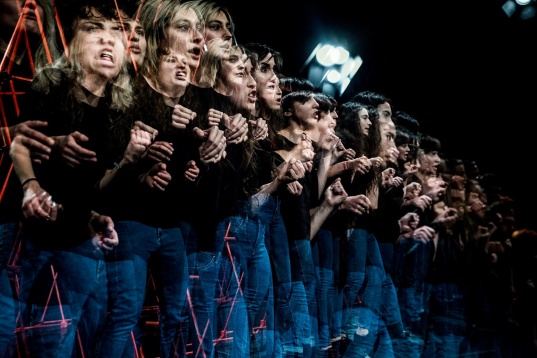 153 DE SECUNDE  - Manifestul milenialilor,  pe scena Centrului Național al Dansului din București