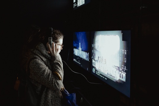 S-a încheiat prima ediție a expoziției BINAR, care a prezentat o radiografie a inițiativelor românești la granița dintre artă și tehnologie 