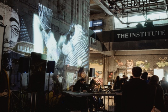 S-a încheiat prima ediție a expoziției BINAR, care a prezentat o radiografie a inițiativelor românești la granița dintre artă și tehnologie 