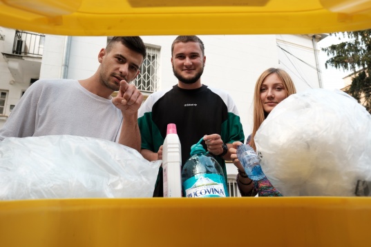 23 de agenții de publicitate și PR locale au strâns aproximativ 100 de kilograme de plastic în proiectul Plasti Prix