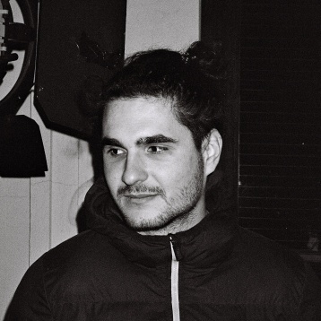 Însemnări din vremea #stămacasă – Andrei Șendrea / Reg