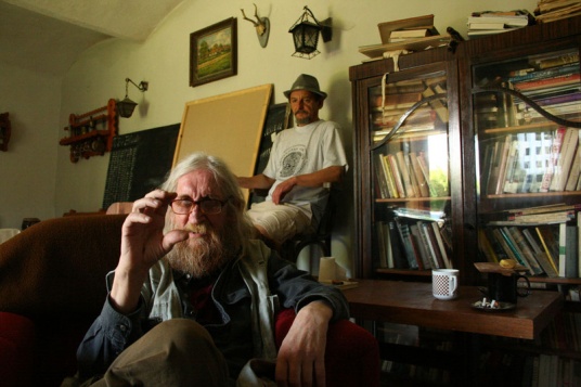 Documentary Mondays revine–acum, la voi acasă