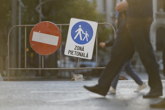 Expoziția Antifragile, din cadrul Romanian Design Week, prezintă lucrări și inițiative care au răspuns situației actuale