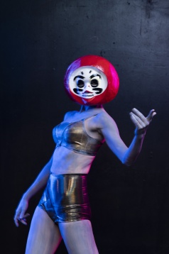 MASCULIN, un spectacol despre misterele creierului uman - în premieră online, pe unteatru cinematic