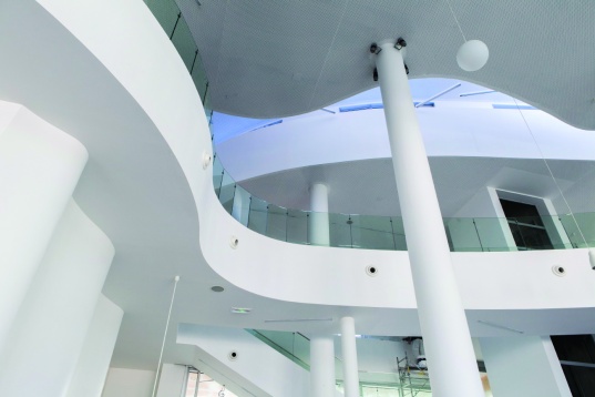 Siniat prezintă Createx/Creason – noua gamă de soluții decorative și acustice