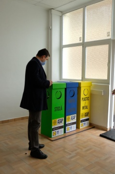 Acord pentru implementarea unui sistem de colectare selectivă a deșeurilor în toate școlile din capitală 