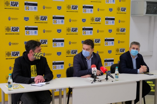 Acord pentru implementarea unui sistem de colectare selectivă a deșeurilor în toate școlile din capitală 