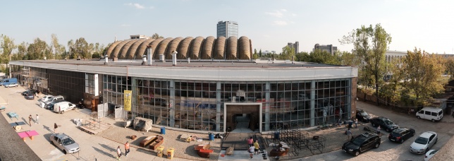 Combinat.ro, despre comunitatea artistică și creativă a Combinatului Fondului Plastic 