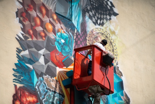 Art for Air: o colaborare între Romanian Design Week cu artistul Obie Platon, susținută de IQOS