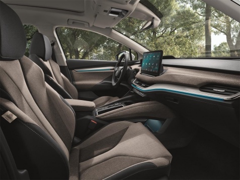 ENYAQ iV înseamnă mobilitate electrică plus toate beneficiile deja cunoscute ale mărcii ŠKODA