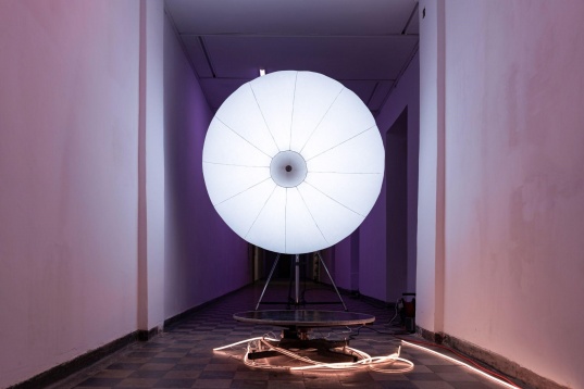 STAYCATION - Perspective asupra identității femeii 