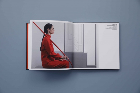 Arantxa Etcheverria anunță publicarea albumului DOORS