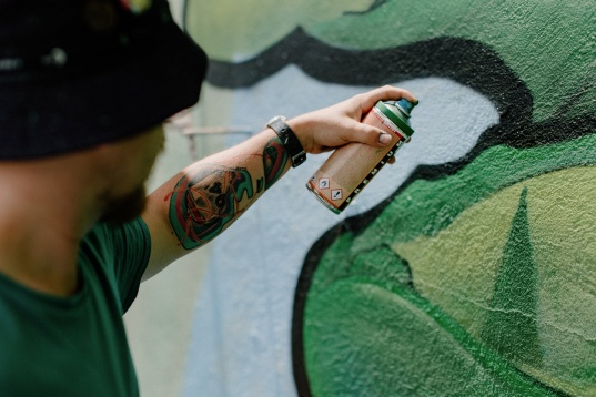 Sibiul devine capitala artei stradale în România. 7 artiști din 7 țări participă la SISAF