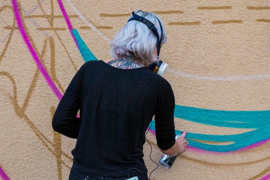 Bea Hopes (pictură murală) și Bucurie (compoziție audio) x Un-hidden Romania - intervenție artistică multidisciplinară în Iași