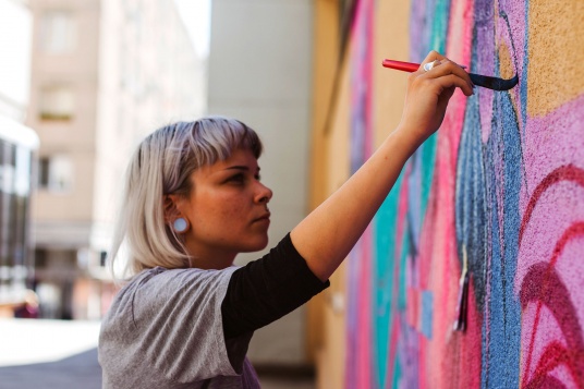 Bea Hopes (pictură murală) și Bucurie (compoziție audio) x Un-hidden Romania - intervenție artistică multidisciplinară în Iași