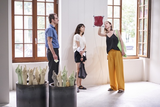 ArtCrawl Bucharest: noul tău ghid în explorarea spațiilor dedicate artei contemporane și designului din București