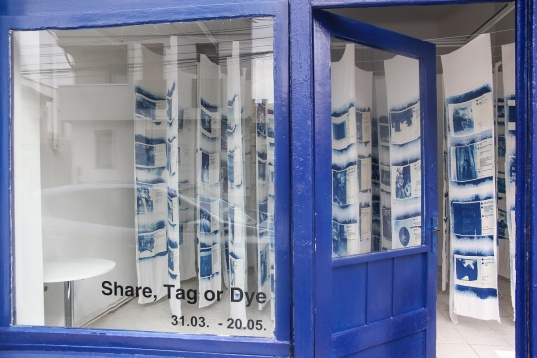 Labirintul de cianotipie Share, Tag or Dye Again ajunge pentru prima dată în Timișoara pe 8 iunie