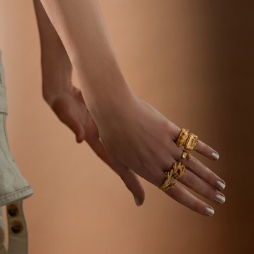 Cea mai mare ediție Romanian Jewelry Week - peste 230 de designeri, 8 expoziții colective, 4 locații culturale conexe