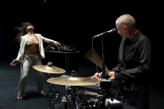 Despre Mercedes máis eu, cu creatoarele lui: „Corpul are muzica în el”