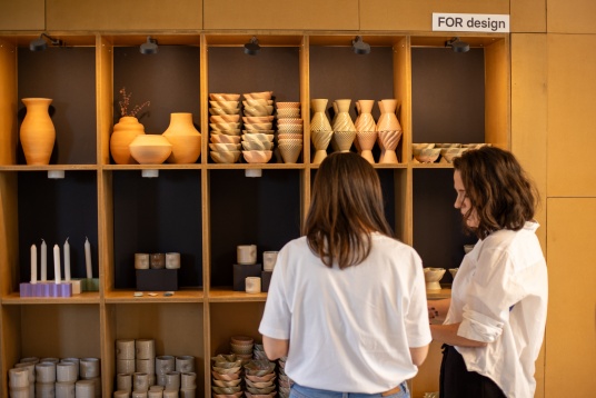 Platforma F O R - 9 arhitecți inovează și provoacă tot ce au învățat la școală