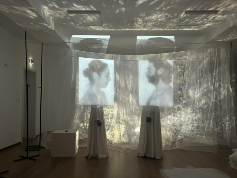 „Acasă, pe Cîmpia Armaghedonului”