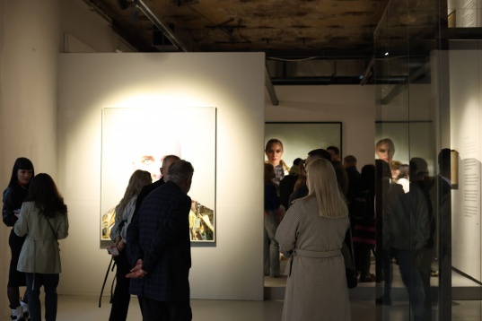 Sebastian Nasta – „Treci peste” @Meron Gallery