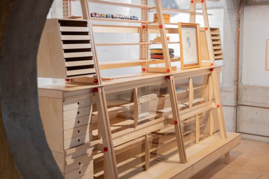 S-a deschis expoziția „Biblioteca Alifanti”