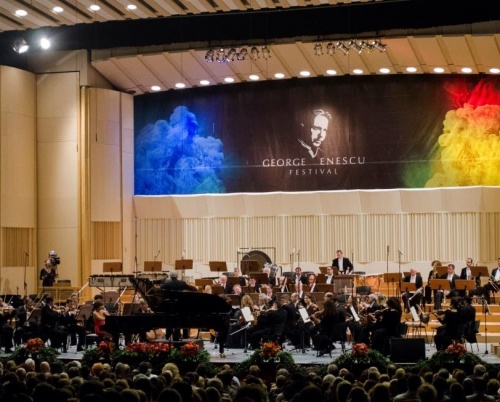 Dincolo de cortina Festivalului George Enescu