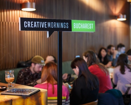 Diminețile creative în București se servesc cu trei lingurițe de inspirație