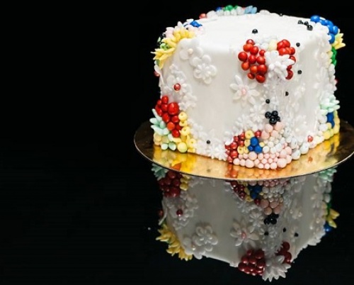 MAISON V // The Hedonism of Ephemereal Art