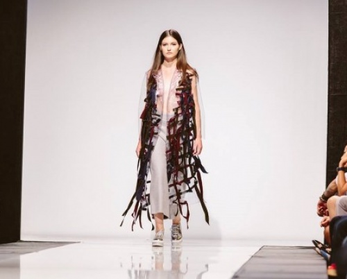 Anca Maxim // Vibrații 