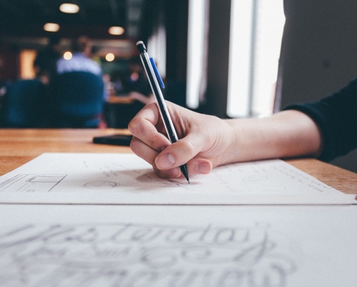 Concurs de design pentru industria de producție publicitară cu premii în valoare totală de 5000 de euro