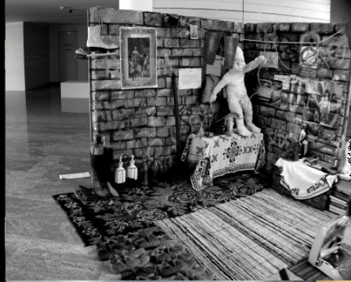 Vasile Alexandru Puchianu // Zid, colaj est-european