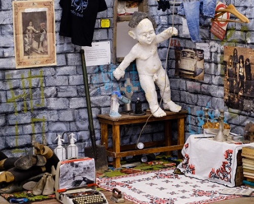 Vasile Alexandru Puchianu // DIPLOMA: un "demo" în lumea galeriilor