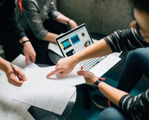 IMM-urile pot aplica pentru un program gratuit de dezvoltare strategică