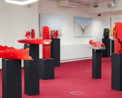 Vernisaj la ICR Bruxelles: Președintele ICR, Liliana Țuroiu, despre lucrările artistului Ioan Nemțoi - „Universul fascinant al creativității și al frumuseții pure”