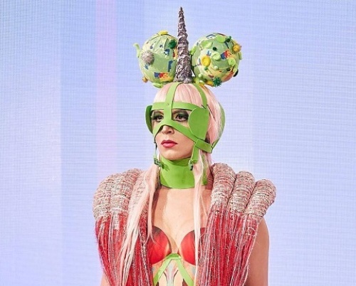 BOGDAN BENEA // OUTSIDE THE BOX