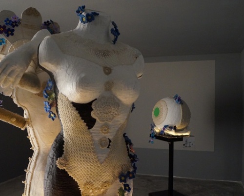 ISABELLA BECHEANU // SIMTE-M-AȘA