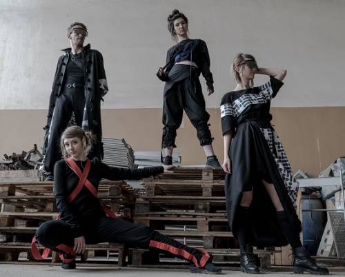 ALEXANDRA TÎRZIU // UNFOLD - DECODING AND WEARING