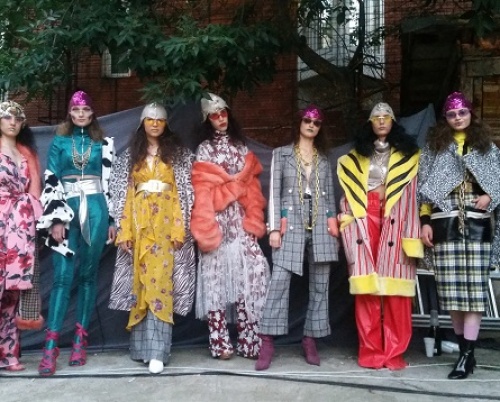 POLIANA NICA // RANDOM