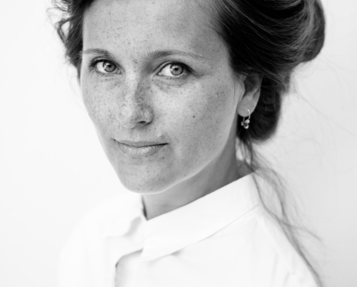 Creative Board Talks // Eliza Yokina – Despre dedicarea pentru artă și importanța vizibilității în domeniu