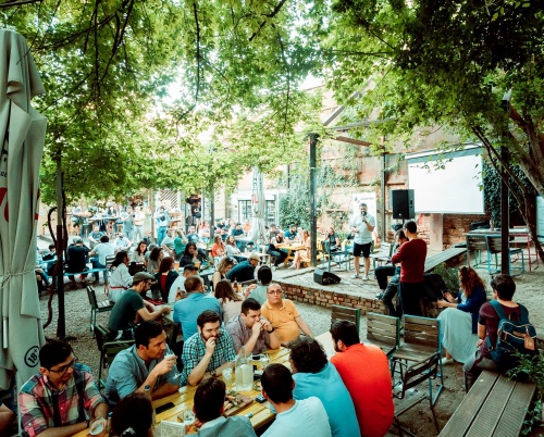 Tinerii antreprenori care au redefinit boemia bucureșteană prin J’ai Bistrot