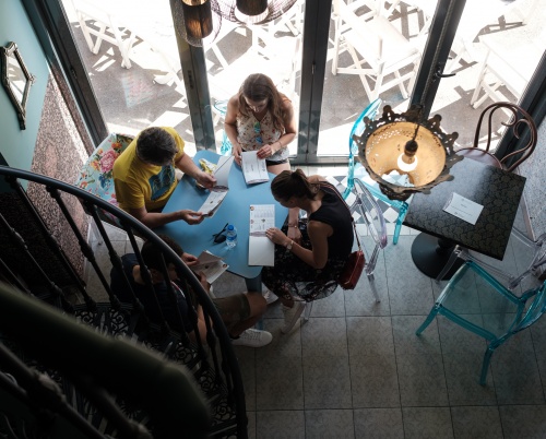 Cum să te îndrăgostești de cafea și de fapte bune la Sheida Coffee & Stories 