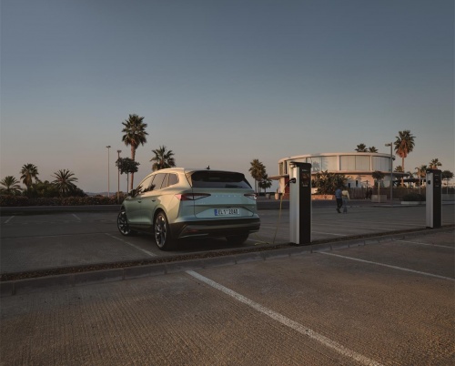 ENYAQ iV înseamnă mobilitate electrică plus toate beneficiile deja cunoscute ale mărcii ŠKODA