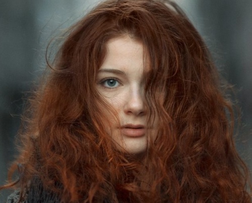 Interviu cu Iulia Grigoriu, regizor al performance-ului Vitrine Imposibile	